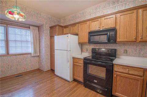 4518 Amberidge Ave NW, Canton, OH 44708 photo 11