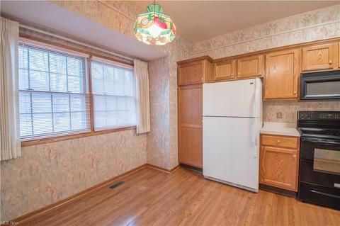 4518 Amberidge Ave NW, Canton, OH 44708 photo 9