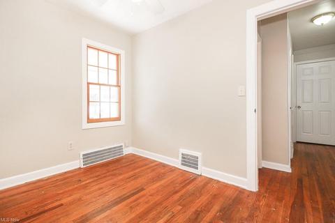 2234 E 35th St, Lorain, OH 44055 photo 10