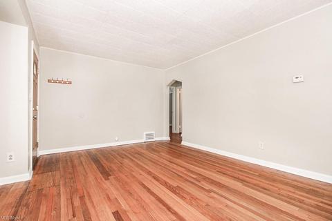2234 E 35th St, Lorain, OH 44055 photo 5