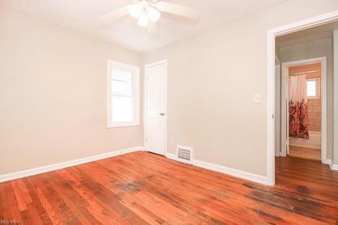 2234 E 35th St, Lorain, OH 44055 photo 12