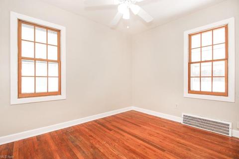 2234 E 35th St, Lorain, OH 44055 photo 9