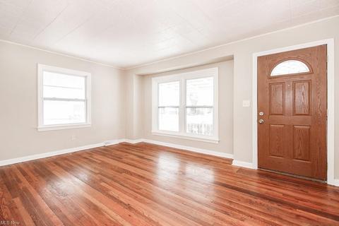 2234 E 35th St, Lorain, OH 44055 photo 3