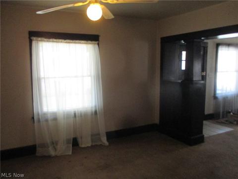 36 Hawthorne St, Struthers, OH 44471 photo 6