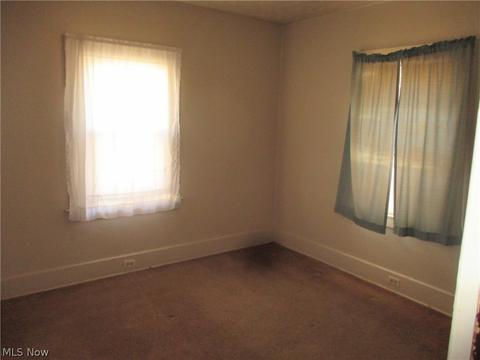36 Hawthorne St, Struthers, OH 44471 photo 8
