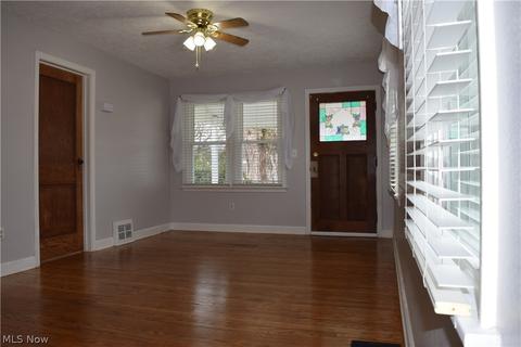 203 50th St SE, Canton, OH 44707 photo 5