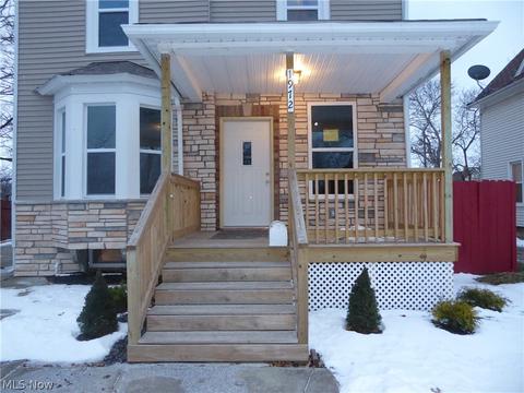 1972 E 29th St, Lorain, OH 44055 photo 2
