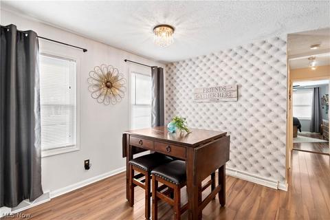 281 E Willowview Dr, Coventry, OH 44319 photo 5