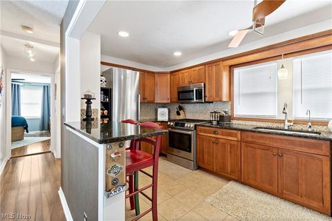 281 E Willowview Dr, Coventry, OH 44319 photo 15