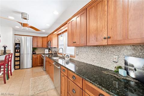 281 E Willowview Dr, Coventry, OH 44319 photo 11