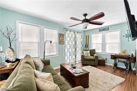 281 E Willowview Dr, Coventry, OH 44319 photo 9