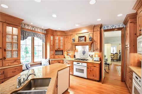 356 E Garfield Rd, Aurora, OH 44202 photo 11