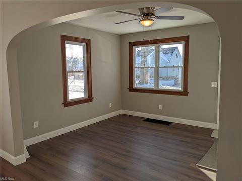 183 Beebe Ave, Elyria, OH 44035 photo 8