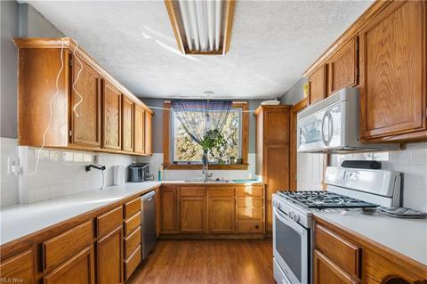 273 E Miller Ave, Akron, OH 44311 photo 5