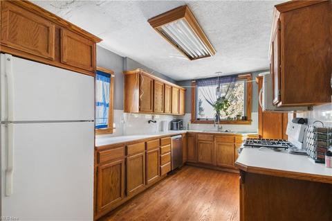 273 E Miller Ave, Akron, OH 44311 photo 4