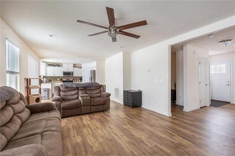 824 Buckingham Dr, Lagrange, OH 44050 photo 7