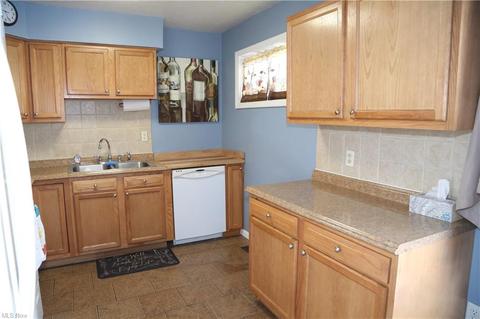 3501 Ivanhoe Dr, Kent, OH 44240 photo 5