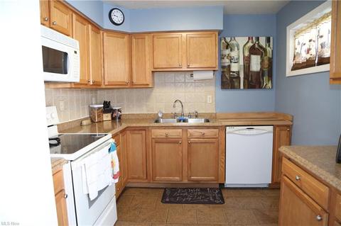 3501 Ivanhoe Dr, Kent, OH 44240 photo 7