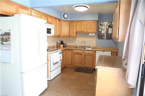 3501 Ivanhoe Dr, Kent, OH 44240 photo 6
