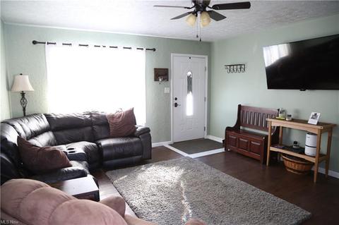 3501 Ivanhoe Dr, Kent, OH 44240 photo 2