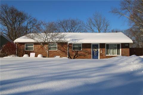3501 Ivanhoe Dr, Kent, OH 44240 photo 1