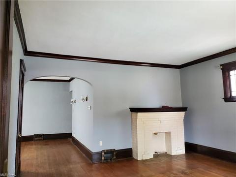 316 4th St, Elyria, OH 44035 photo 3