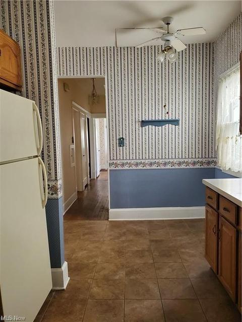 316 4th St, Elyria, OH 44035 photo 8