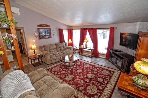 1331 Westminster Ave, Ashtabula, OH 44004 photo 2