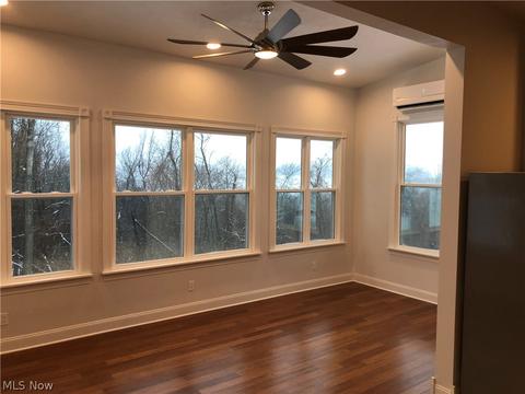 412 W Main St, Barnesville, OH 43713 photo 6