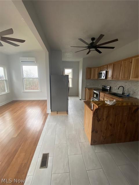412 W Main St, Barnesville, OH 43713 photo 10