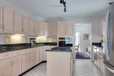 4142 Mohawk Dr, Copley, OH 44321 photo 14