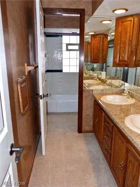 2147 Garden Dr, Wickliffe, OH 44092 photo 22