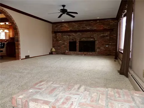 2147 Garden Dr, Wickliffe, OH 44092 photo 4
