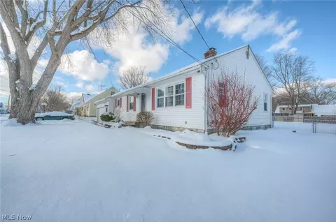 117 Yunker Ct, Elyria, OH 44035 photo 2