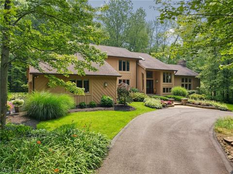 7369 Rollingbrook Trl, Solon, OH 44139 photo 1