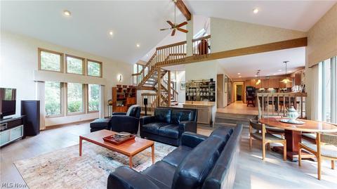 7369 Rollingbrook Trl, Solon, OH 44139 photo 5