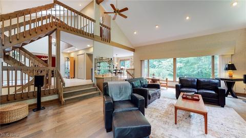 7369 Rollingbrook Trl, Solon, OH 44139 photo 6