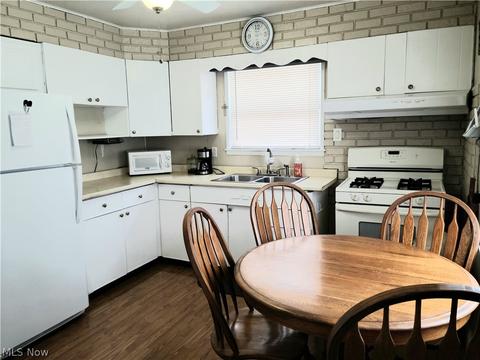 444 Spring St, Struthers, OH 44471 photo 6