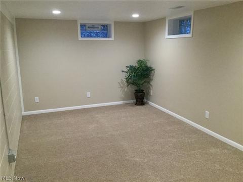 481 Wesley Ave, Elyria, OH 44035 photo 6