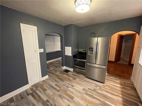 210 E 45th St, Lorain, OH 44052 photo 3