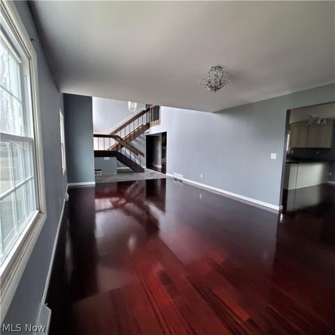 89 S Aurora Rd, Aurora, OH 44202 photo 2