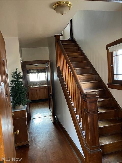 51 Indianola Rd, Youngstown, OH 44512 photo 2
