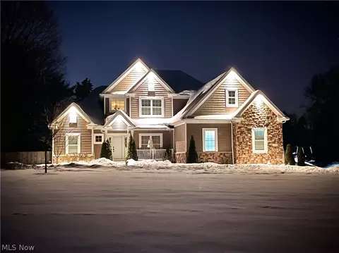 2430 Pine Valley Dr, Willoughby Hills, OH 44094 photo 1