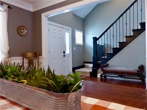 2430 Pine Valley Dr, Willoughby Hills, OH 44094 photo 3