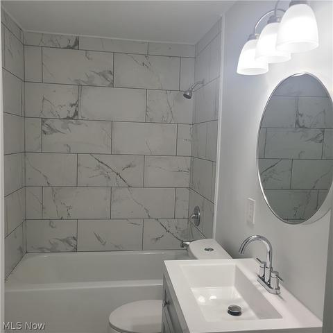 407 11th St, Elyria, OH 44035 photo 7