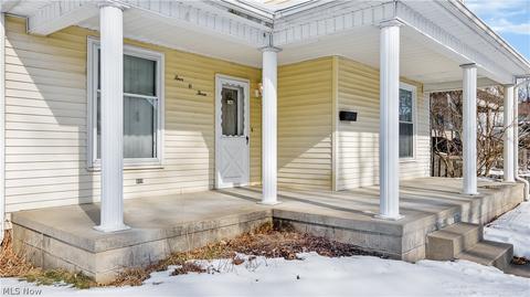 403 E 7th St, Dover, OH 44622 photo 4
