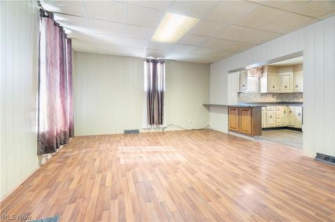 403 E 7th St, Dover, OH 44622 photo 6