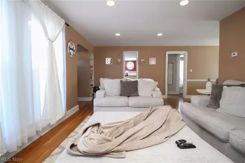 29 Melbourne Ave, Boardman, OH 44512 photo 4