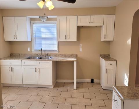 384 E 260th St, Euclid, OH 44132 photo 5