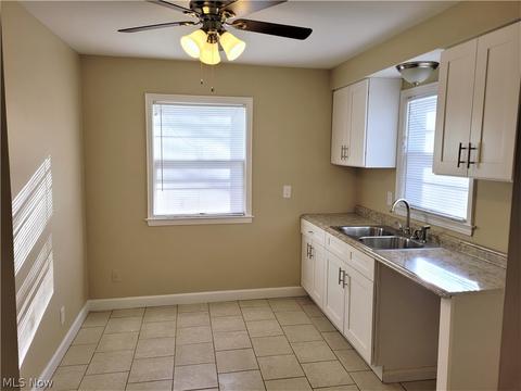384 E 260th St, Euclid, OH 44132 photo 6